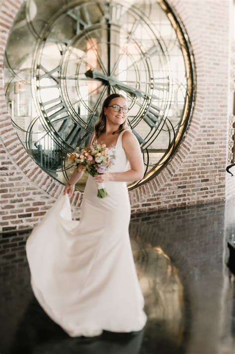 Astorian Bridal Session — ROMANTIC, ELEGANT, AND TIMELESS WEDDING AND