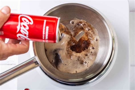 how to clean the burnt bottom of a pot 9