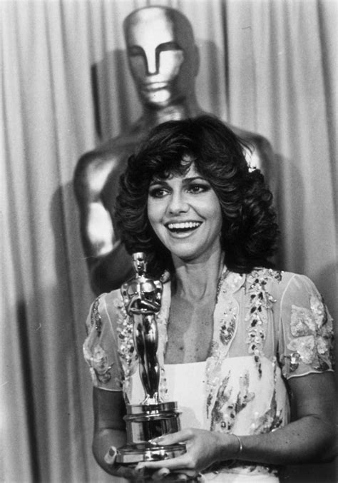 Burt Reynolds Refused to Attend the Oscars with Sally Field