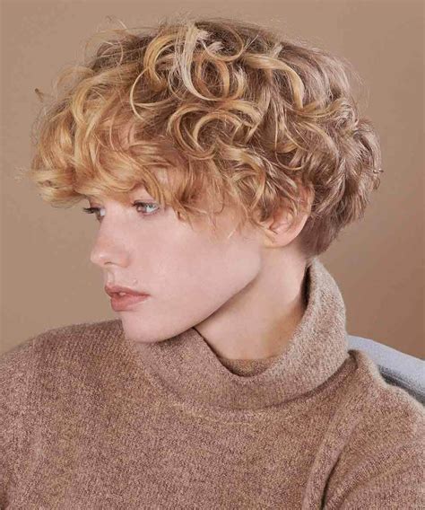 short curly blond bowl cut frisyrer korta frisyrer har inspo