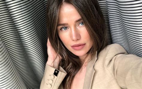 "Конфетка была": В Instagram появилось фото певицы Алексы "до пластики ...