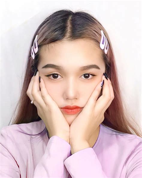 Vlogger & Influencer Eallane Cuestas – SimplySxy