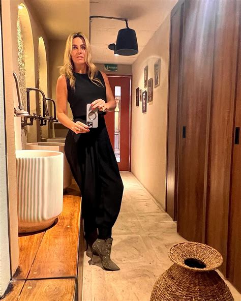 CAROLINA TOBON ANGEL (@carolina_tobon_angel) • Instagram photos and videos