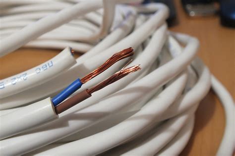 Je možné vést kabel pod zemí?