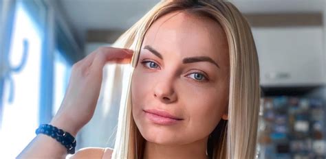 BGpravda: Пуснаха гола снимка на интернет звездата Стела Павлова