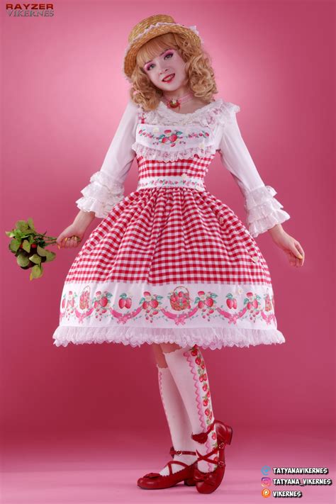 StrawBaby Mona by Rainbow Satanica : r/cosplaygirls