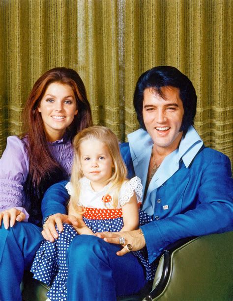 Elvis & Priscilla Presley with daughter Lisa Marie in 1970. : r