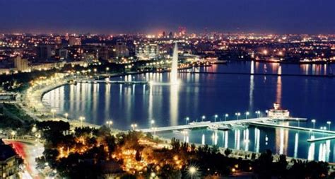 Ночной Баку - Фото Дом Солнца