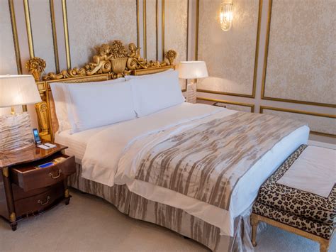 What It's Like to Stay in the Moscow Ritz-Carlton's $18,000 Suite ...