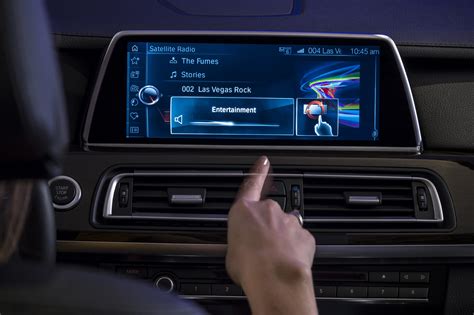 Next Gen iDrive with Gesture Control and Touchscreen Unveiled at 2015