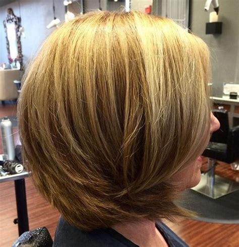 Why wedge haircuts look better on older women than any other style 34