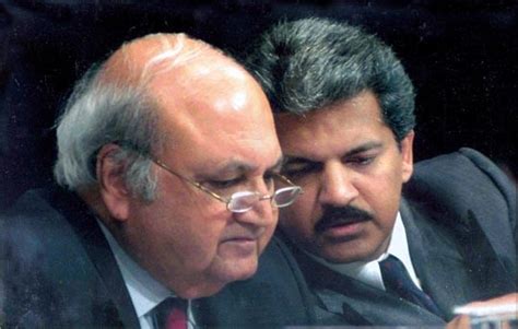 Keshub Mahindra hands over baton to Anand Mahindra at M&M AGM | Autocar ...