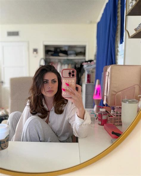 Chloe W Breen (@chloewbreen) • Instagram photos and videos