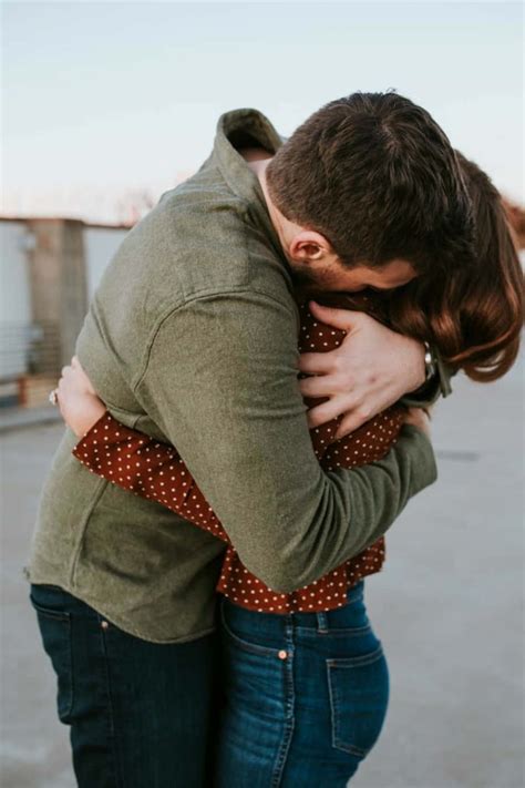 Download Thoughtful Hug Picture | Wallpapers.com