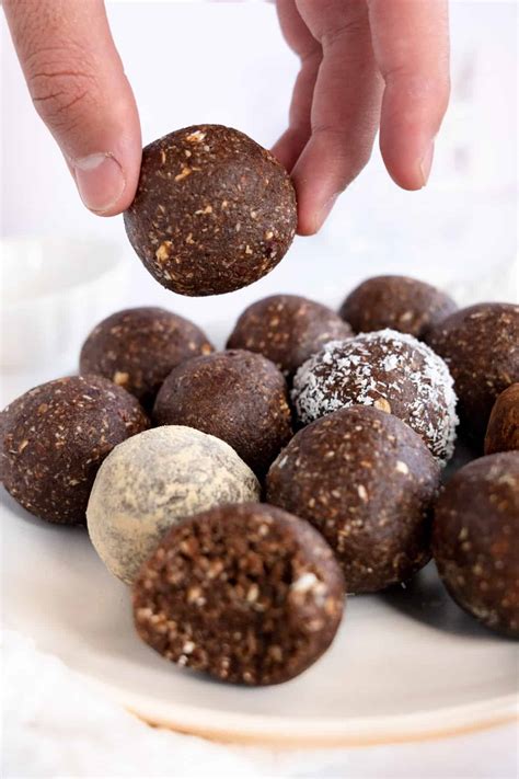Chocolate Bliss Balls Without Dates