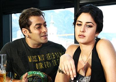 Hot Actress Pose: KATRINA KAIF WITH HER BOYFRIEND SALMAN IN A BEACH ...
