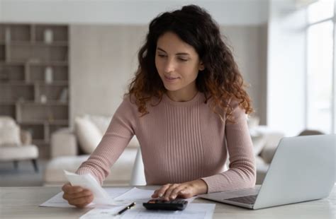 income columbia student urges peers  learn personal finance