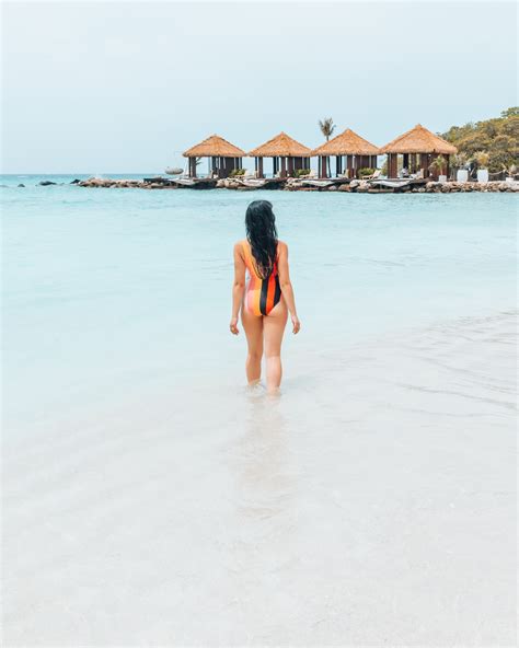 Ten Reasons to Visit Aruba - FashionTravelRepeat