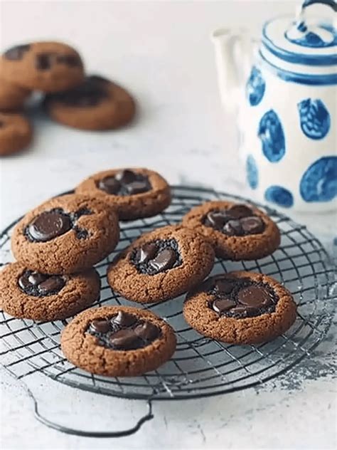 Ultimate Makeover Chocolate Chip Cookies: Guilt-Free Delight