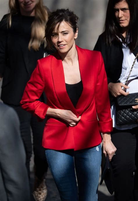 Linda Cardellini | Scrolller
