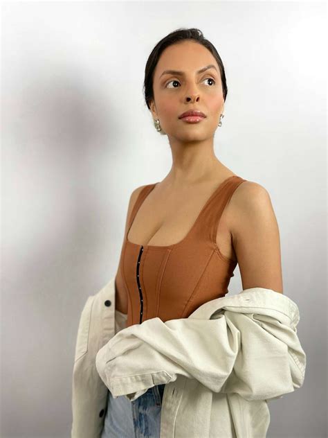 Meet Valarie Pina – CanvasRebel Magazine