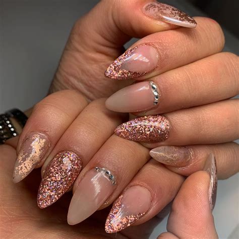 Top Unique Spring Almond Nails Designs For 2023 - Selective Nails ...