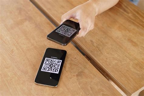 QR Code vs NFC: Decoding The Differences & Use Cases