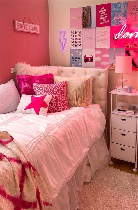 Pink Dorm | Preppy dorm room decor, Pink dorm rooms, Preppy room