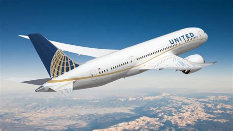 United Airlines details with services and full reviews
