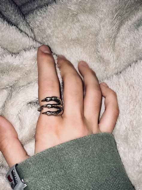 grunge ring aesthetic | Grunge jewelry, Grunge ring, Black rings