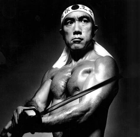 Als Yukio Mishima zum Samurai-Krieger wurde - WELT
