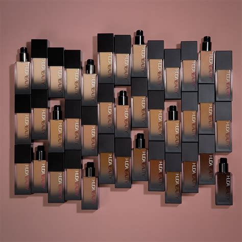 Huda beauty foundation - Soars Makeup Rev