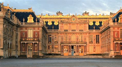 versailles worth visiting  reasons   visit budget  trip