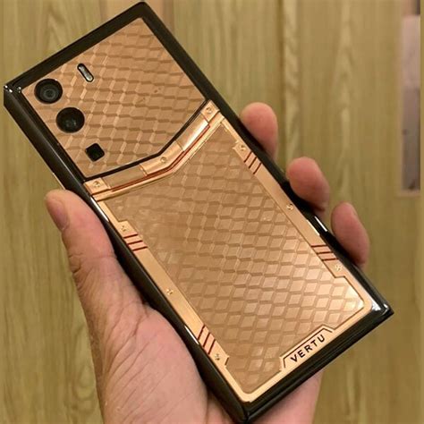 Chế tác - Cung cấp điện thoại Vertu chính hãng, giá tốt | GOLDKARAT