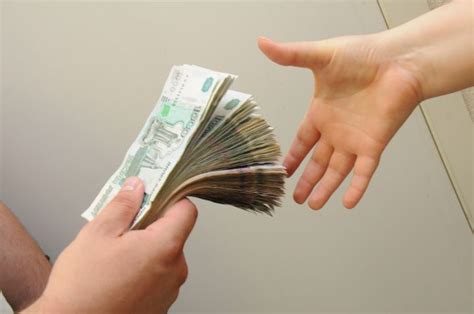 Воронежец отсудил у бывшей жены часть её годовой премии