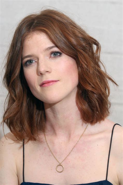 More pics of rose leslie medium wavy cut – Artofit