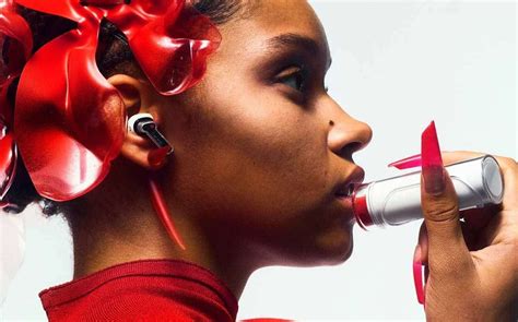 Новости — Nothing представила наушники Ear Stick с кейсом в виде тюбика ...