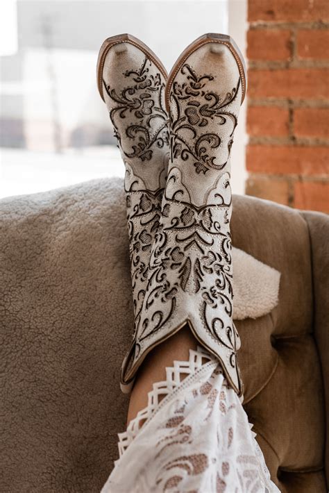 Cowgirl Wedding Boots | Cute cowgirl boots, Wedding boots, Cowboy boots