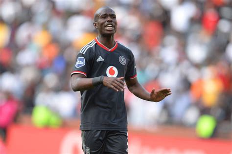 Sibisi's warning to teammates ahead of the Soweto derby | FARPost