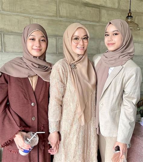 8 Photos of Lyra Virna with Her 2 Daughters Always Looking Beautiful ...