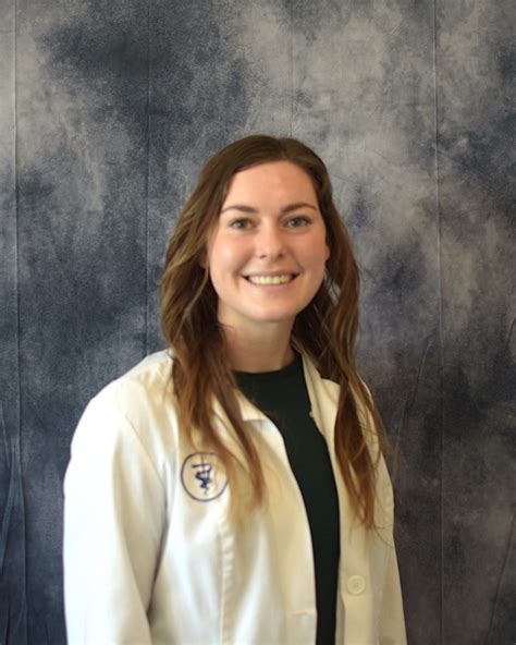 Dr. Emma Nelson, DVM | Crawford Animal Hospital