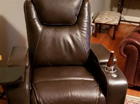 Recliners with Cup Holders (May/2025) - Recliner Magazine