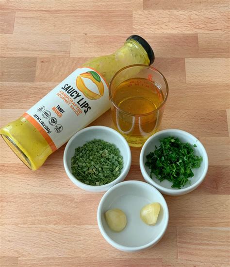 Tangy Mango Vinaigrette {Whole30, Paleo, Vegan} - Metemgee