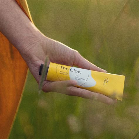 The Glow: rejuvenating face cream with CBD | This Place