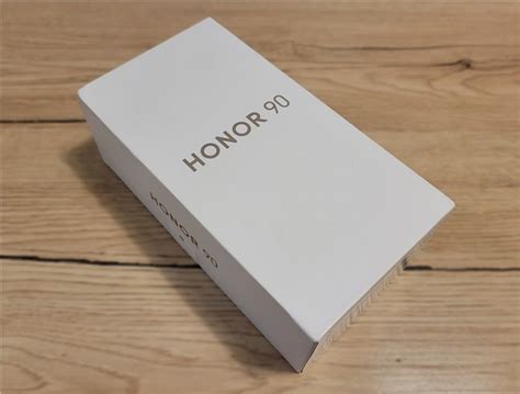 Review HONOR 90: Ecran frumos într-un dispozitiv atractiv