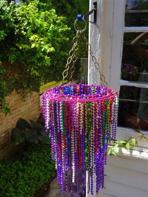 1000+ images about Mardi Gras Bead Crafts on Pinterest | Sprays, Lsu and Charger plates