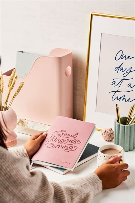 10 best friendship quotes to celebrate international friendship day