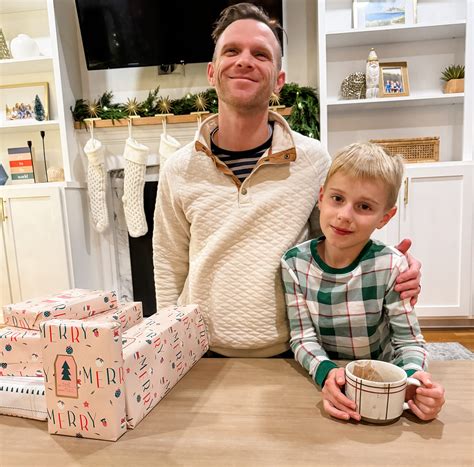 How to Explain Santa: The Sweetest Way To Tell Your Child Santa Isn't