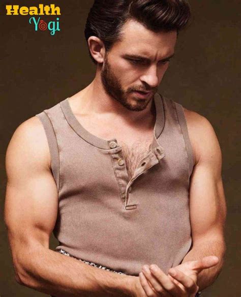 Jonathan Bailey Workout Routine And Diet Plan - Health Yogi