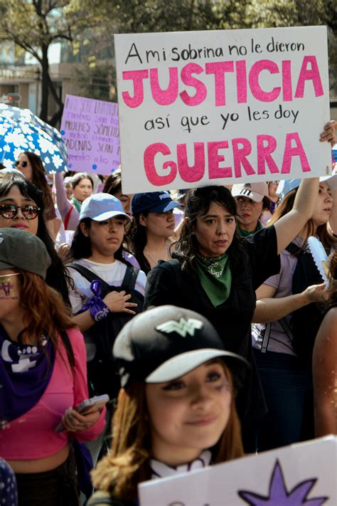 19.166+ Fotos y Imágenes de Mujeres+enanas+fallando Gratis · Banco de